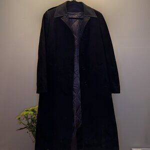 Black classic coat with detachable insulated lining